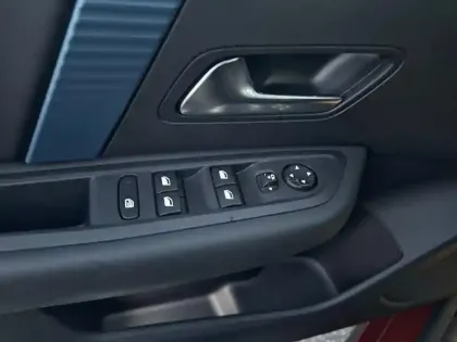 Photo 23 Citroën C4 e- 136 ch Automatique