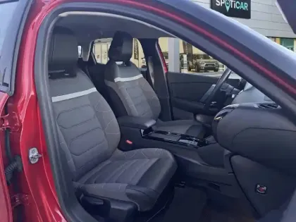 Photo 13 Citroën C4 e- 136 ch Automatique