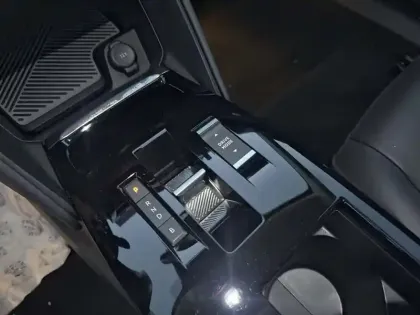 Photo 11 Citroën C4 e- 136 ch Automatique