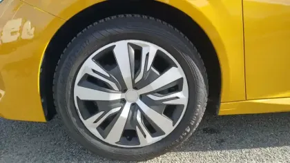 Photo 11 Peugeot 208  PureTech 100 S&S BVM6