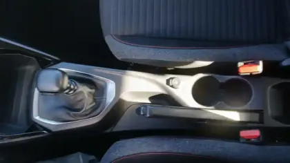 Photo 27 Peugeot 208  PureTech 100 S&S BVM6