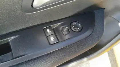 Photo 31 Peugeot 208  PureTech 100 S&S BVM6