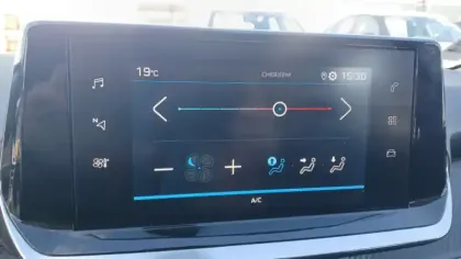 Photo 21 Peugeot 208  PureTech 100 S&S BVM6