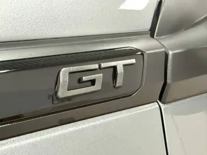 Photo 33 Peugeot 2008  Hybrid 136 e-DCS6