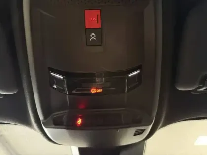 Photo 21 Peugeot 2008  Hybrid 136 e-DCS6