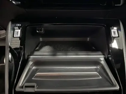 Photo 29 Peugeot 2008  Hybrid 136 e-DCS6