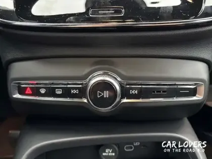 Photo 29 Volvo Xc40  Recharge 231 ch 1EDT