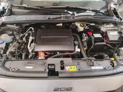 Photo 26 Peugeot 208  Electrique 50 kWh 136ch