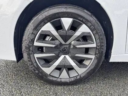 Photo 12 Peugeot 208  Hybrid 110 e-DCS6