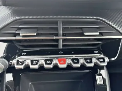 Photo 20 Peugeot 208  Hybrid 110 e-DCS6