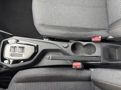 Photo 19 Peugeot 208  Hybrid 110 e-DCS6