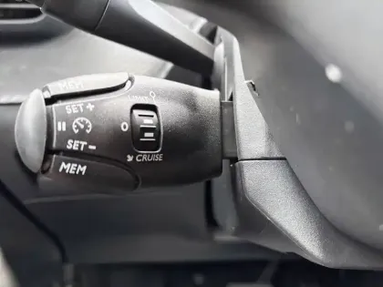 Photo 14 Peugeot 208  Hybrid 110 e-DCS6