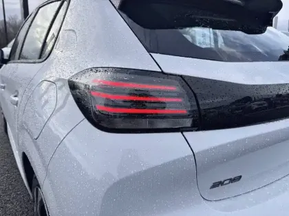 Photo 16 Peugeot 208  Hybrid 110 e-DCS6