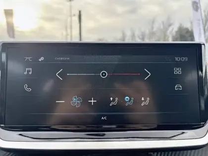 Photo 22 Peugeot 208  Hybrid 110 e-DCS6