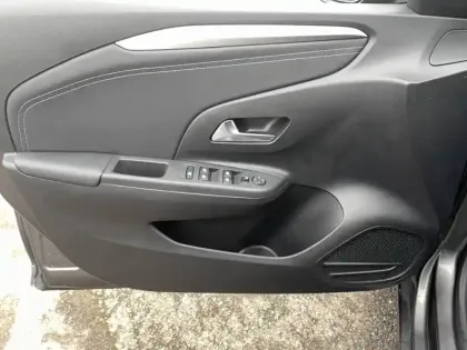 Photo 10 Opel Corsa  1.2 Turbo 100 ch BVM6