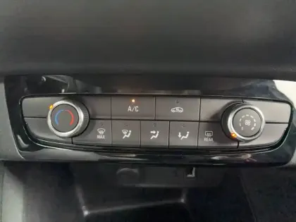 Photo 21 Opel Corsa  1.2 Turbo 100 ch BVM6