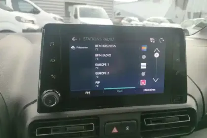 Photo 15 Citroën Berlingo e- Taille M 136 ch 100 kWh Automatique