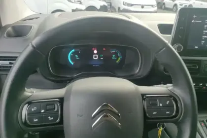 Photo 16 Citroën Berlingo e- Taille M 136 ch 100 kWh Automatique