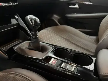 Photo 18 Peugeot 208  100 S&S BVM6