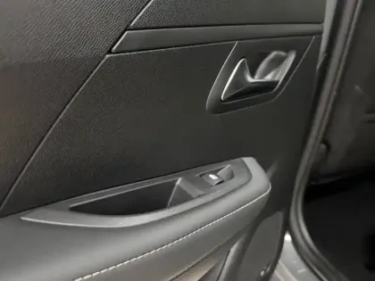 Photo 8 Peugeot 208  100 S&S BVM6