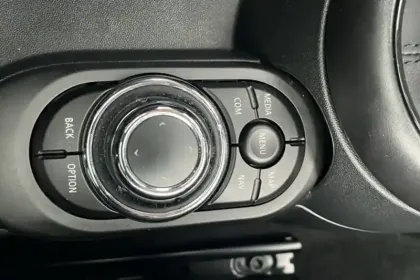 Photo 24 Mini Mini Hatch 3 Portes Cooper 136 ch DKG7