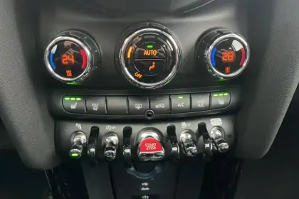 Photo 23 Mini Mini Hatch 3 Portes Cooper 136 ch DKG7