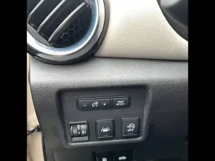 Photo 31 Nissan Micra  IG-T 92