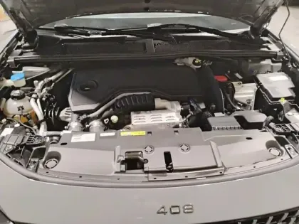 Photo 26 Peugeot 408  Hybrid 136 e-DCS6