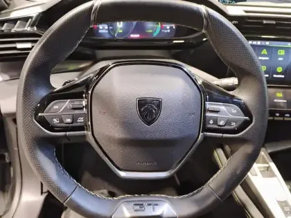 Photo 10 Peugeot 408  Hybrid 136 e-DCS6