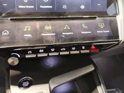 Photo 19 Peugeot 408  Hybrid 136 e-DCS6