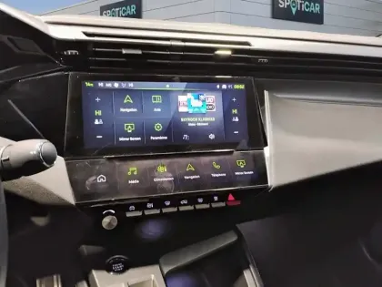 Photo 18 Peugeot 408  Hybrid 136 e-DCS6