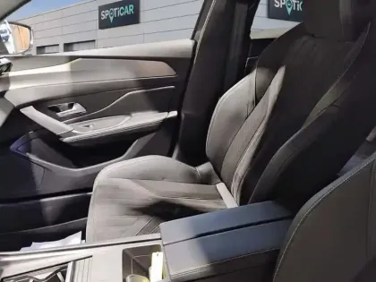 Photo 13 Peugeot 408  Hybrid 136 e-DCS6