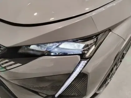 Photo 7 Peugeot 408  Hybrid 136 e-DCS6