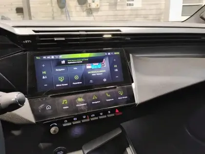 Photo 17 Peugeot 408  Hybrid 136 e-DCS6