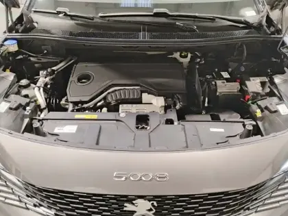 Photo 26 Peugeot 5008  Hybrid 136 e-DCS6