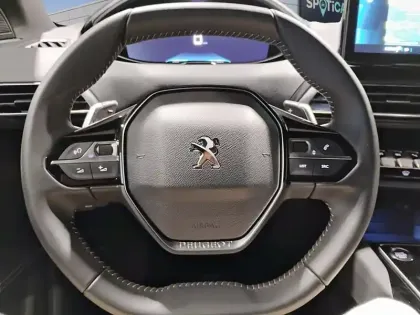 Photo 10 Peugeot 5008  Hybrid 136 e-DCS6