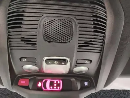 Photo 24 Peugeot 5008  Hybrid 136 e-DCS6