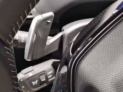 Photo 20 Peugeot 5008  Hybrid 136 e-DCS6