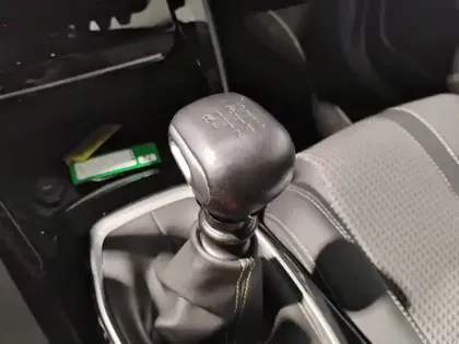 Photo 11 Peugeot 2008  PureTech 130 S&S BVM6