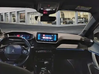 Photo 9 Peugeot 2008  PureTech 130 S&S BVM6