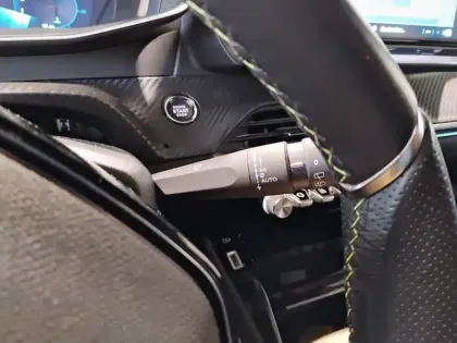 Photo 21 Peugeot 2008  PureTech 130 S&S BVM6