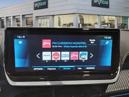 Photo 17 Peugeot 2008  PureTech 130 S&S BVM6