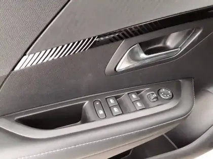 Photo 22 Peugeot 208  100 S&S BVM6