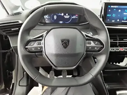 Photo 8 Peugeot 208  100 S&S BVM6