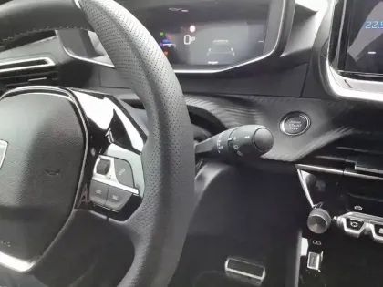 Photo 14 Peugeot 2008  Hybrid 145 e-DCS6