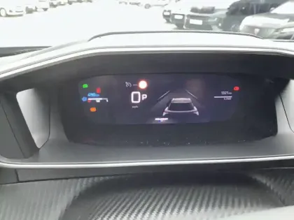 Photo 51 Peugeot 2008  Hybrid 145 e-DCS6