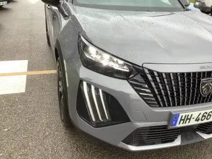 Photo 15 Peugeot 2008  Hybrid 145 e-DCS6