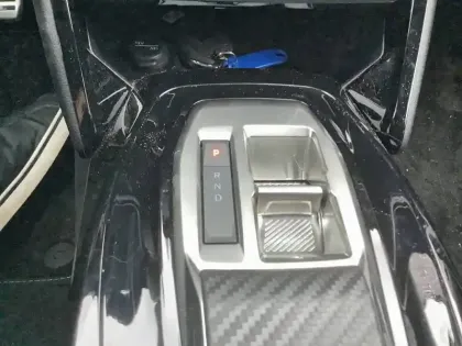 Photo 13 Peugeot 2008  Hybrid 145 e-DCS6