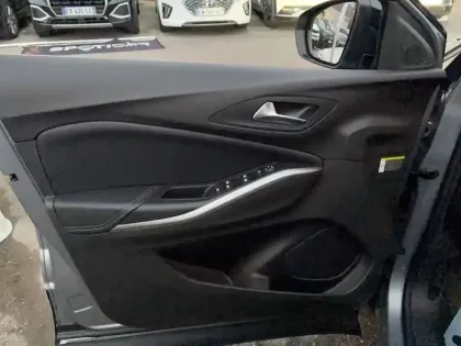 Photo 10 Opel Grandland  1.2 Turbo Hybrid 136 ch e-DCT6