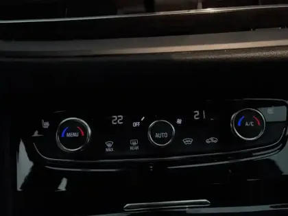 Photo 27 Opel Grandland  1.2 Turbo Hybrid 136 ch e-DCT6